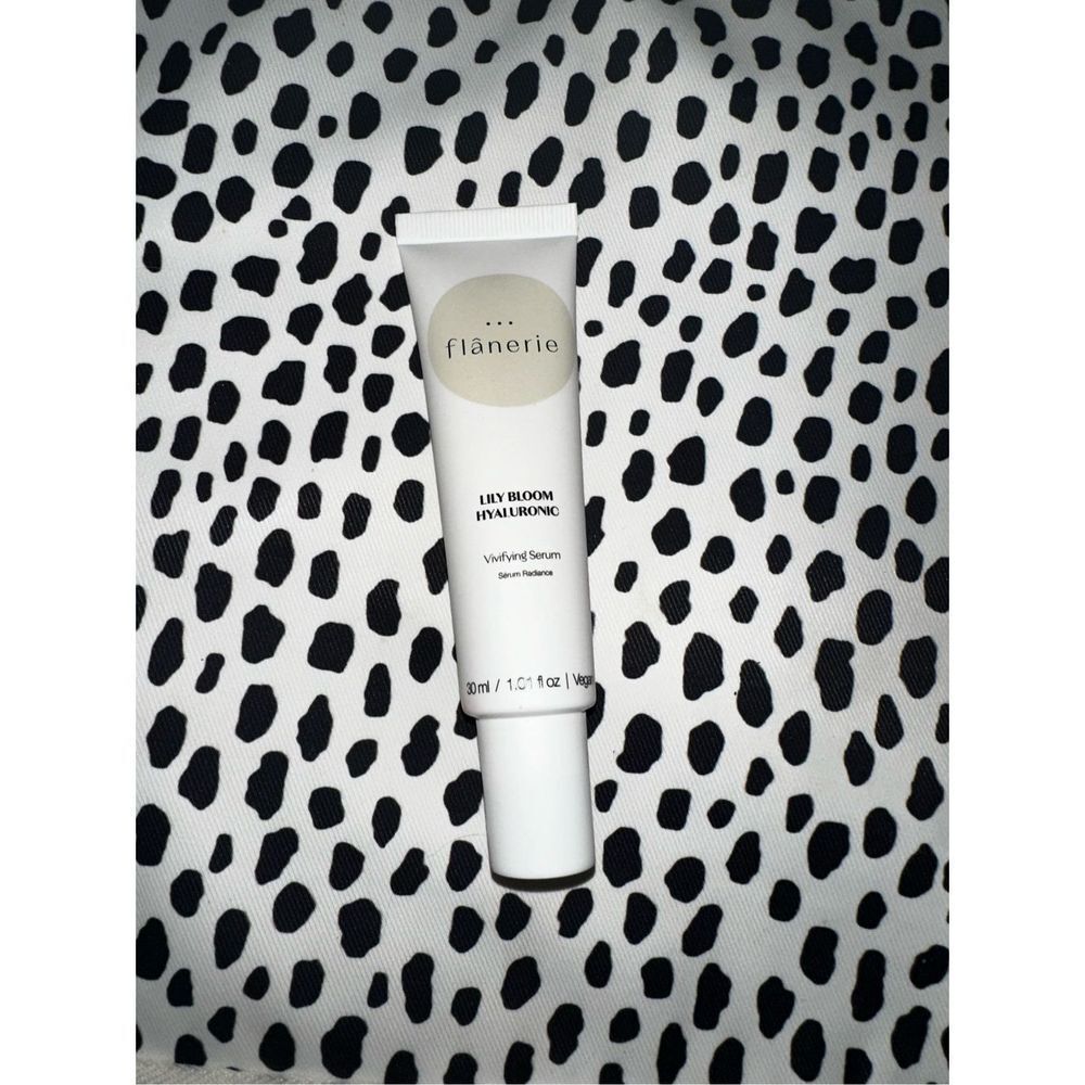 FLANERIE Lily Bloom Hyaluronic Vivifying Serum 1.01 fl oz MSRP $79 NEW/SEALED